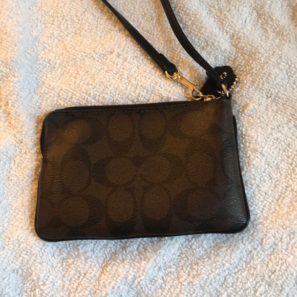 Coach wristlet - Picture 2 of 4